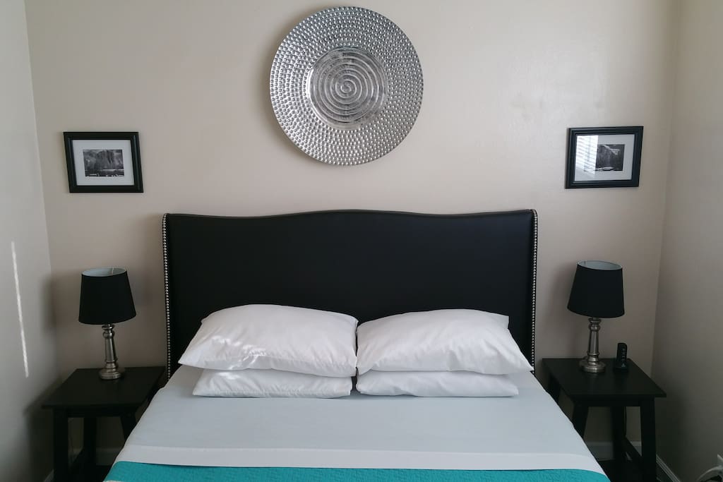 Queen Bed room
