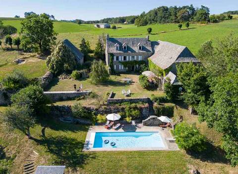 Family house with a pool