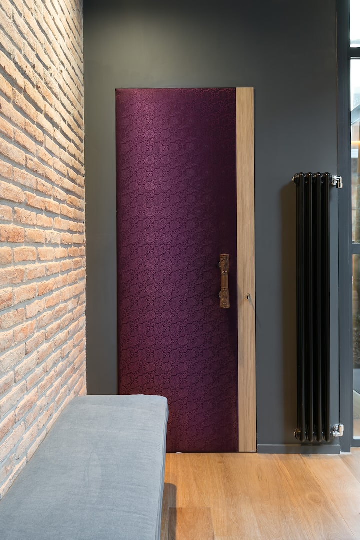 このマスタールームには7名目のゲスト用にシングルベッドを追加することができます。

