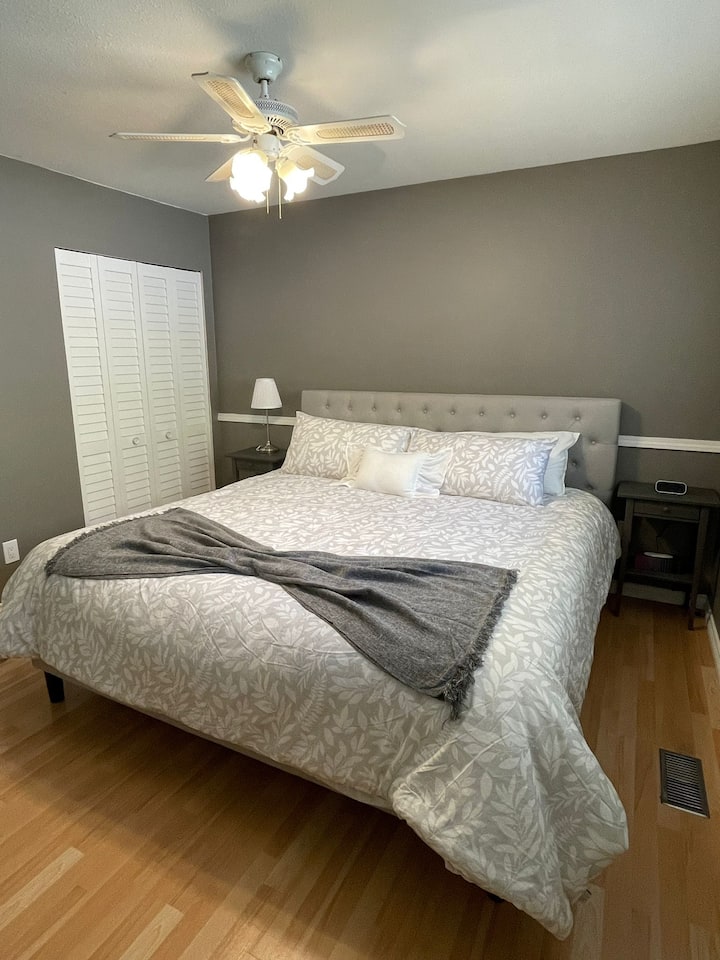 Голямо двойно легло с матрак Sealy „Choice Edition“