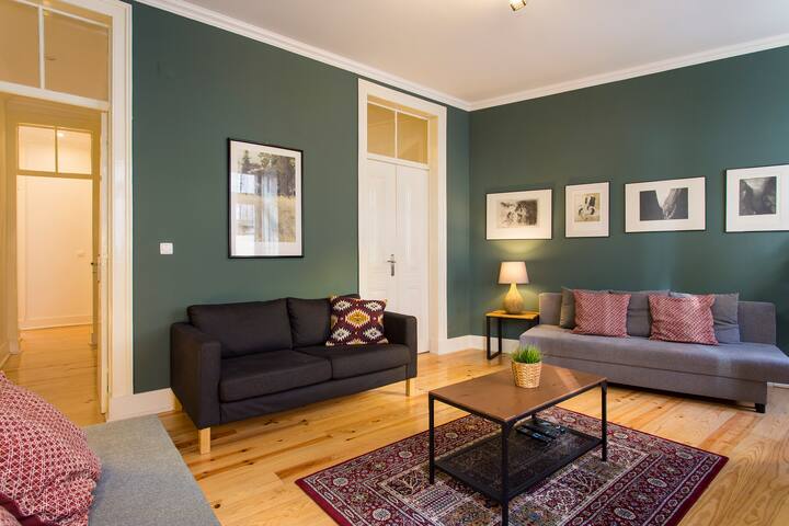 Big Central Avenue up to 17 guests by Central Hill gallery image 3