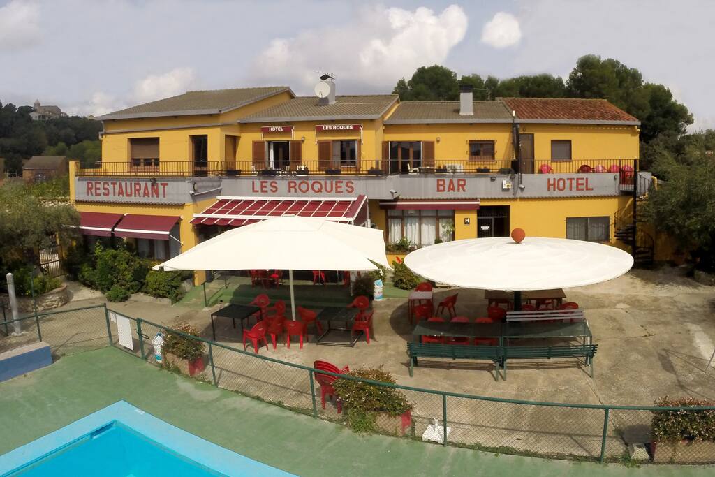 HOTEL-RESTAURANT