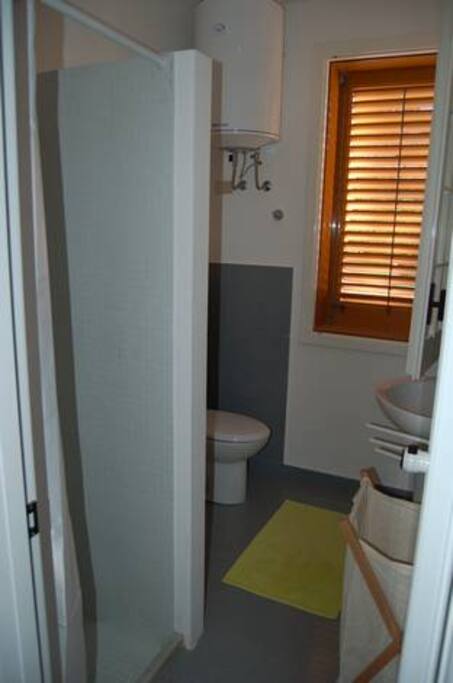 Bagno piano terra per le 2 camere