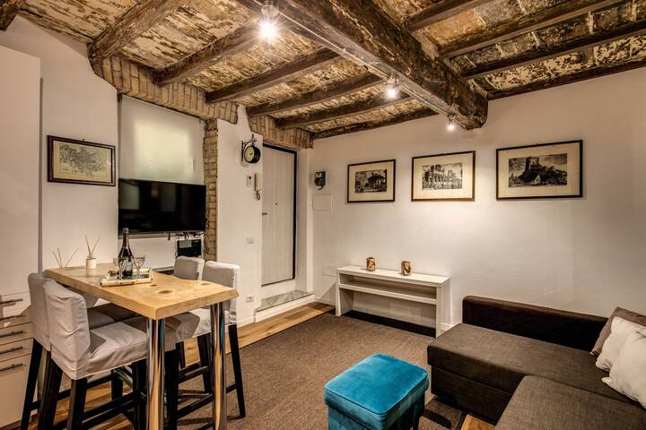 Farnese House in Rome gallery image 3