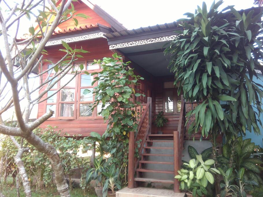 บ้านเดี่ยว 1 ห้องนอน 1 ห้องรับแขก 1 ห้องน้ำ 1 ระเบียง