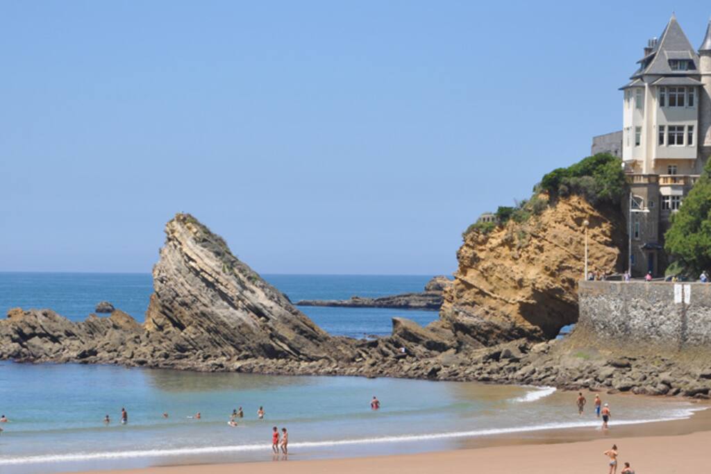 Côte des Basques à 5 mn à pied !