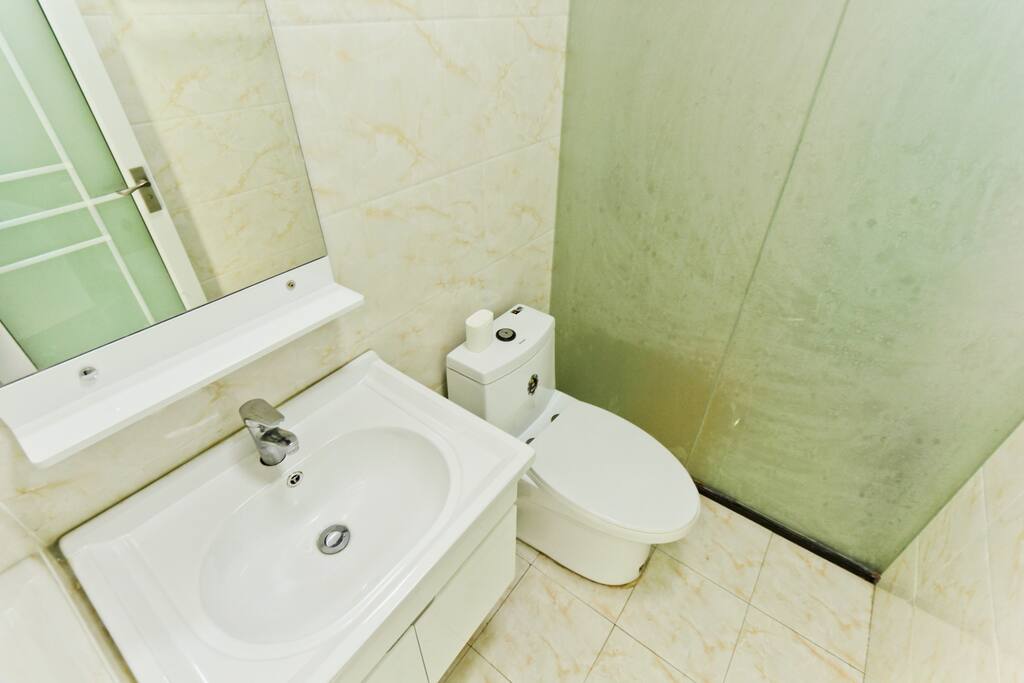 Bath room and shower are seperate