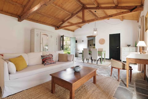 Old farm cottage/ Αγροικιά