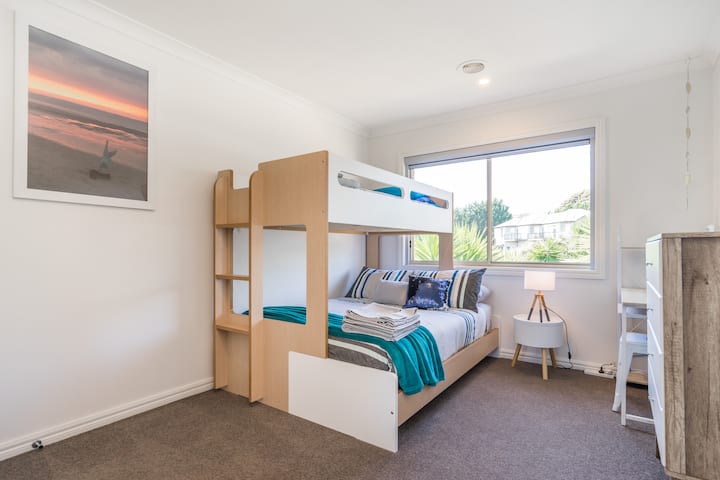 Dhoma e gjumit 3 në katin e mesëm