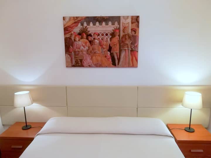 slaapkamer B (1 tweepersoonsbed of 2 eenpersoonsbedden)