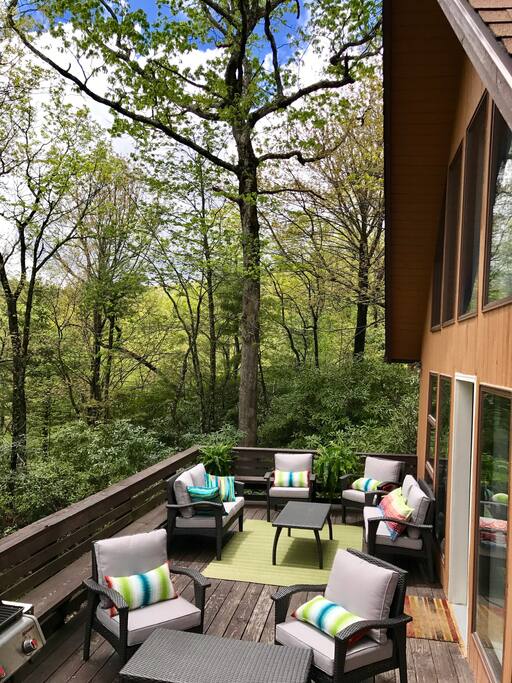 Plenty of room to visit and grill out (Weber grill not pictured)
