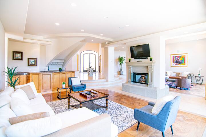 Tuscan Style Malibu Villa w/Pool, Spa, Ocean Views gallery image 2