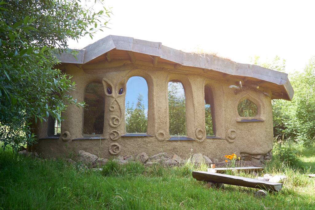 Earth Hug Roundhouse Retreat Accommodation in Cornwall