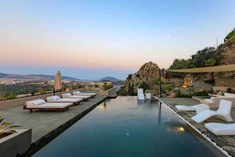 Luxury Mansion great views, housekeeper, breakfast