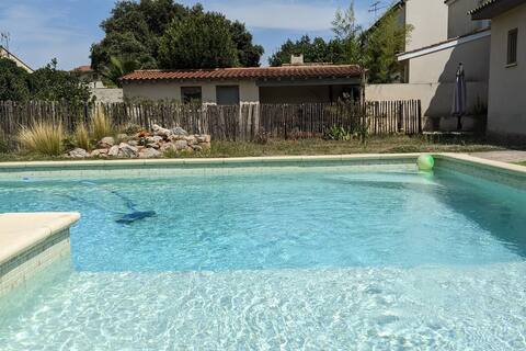 Large bright house with swimming pool