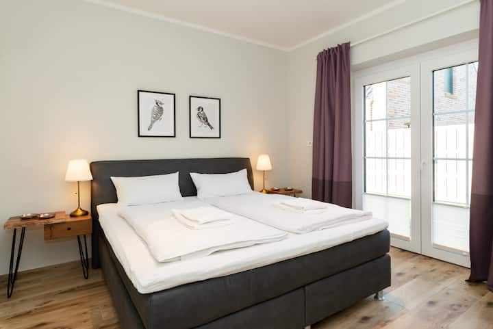 "غرفة نوم الآباء" بسرير مرتفع 180 × 200