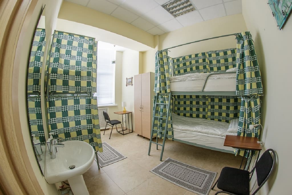 2-bunk bed dormitory room for 4 ladies at DimAL Hostel Almaty