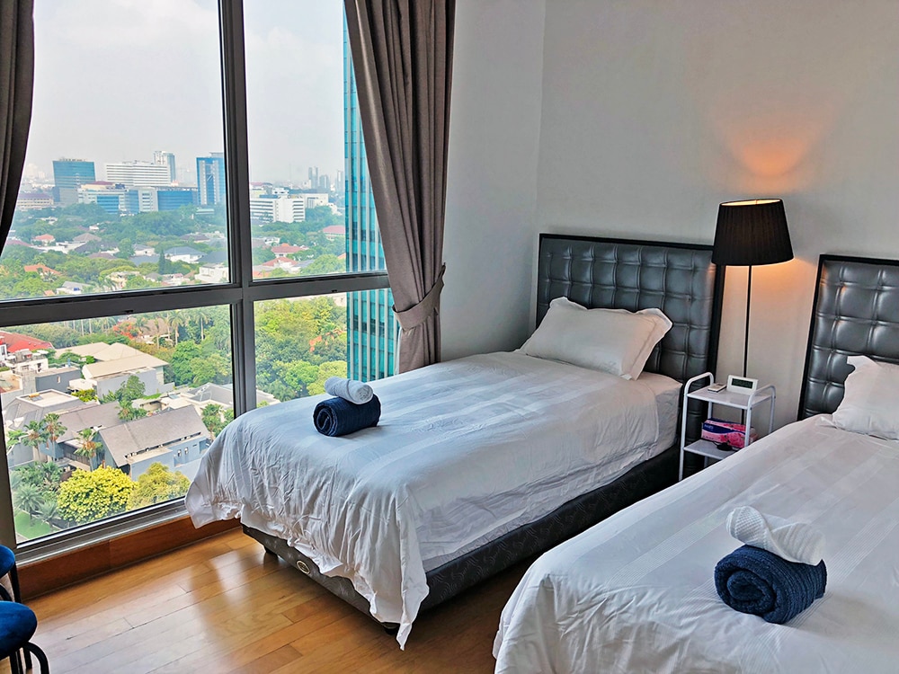 მე-2 საძინებელი 2 ერთადგილიანი საწოლით ლუქს-კლასის სააბაზანოთი