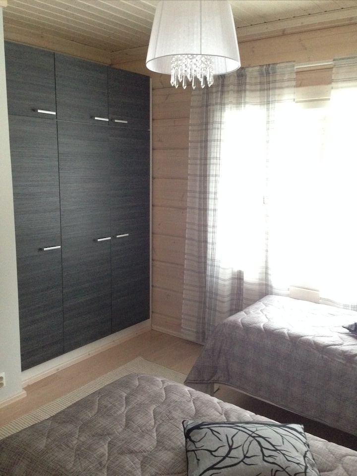 Bedroom 1 with two single beds. Bedroom nro 1 with two single beds.