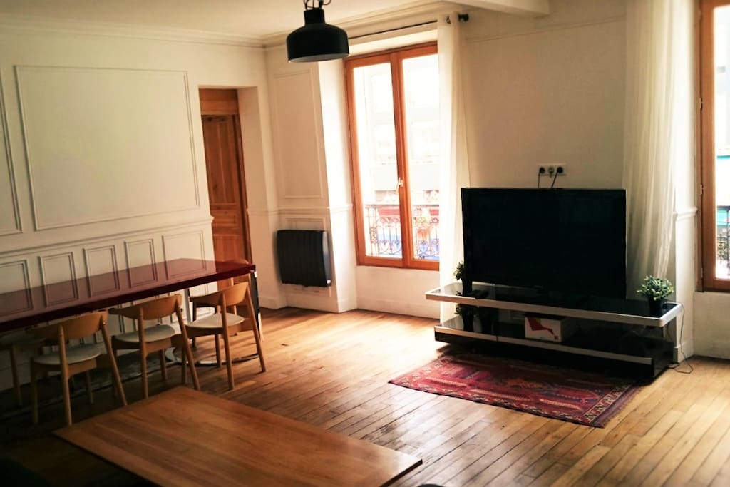 Large Screen With Cable TV