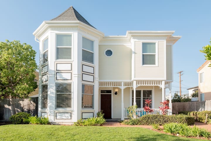 Luxury Family Home4, Walk to Beach, Garage Crib AC