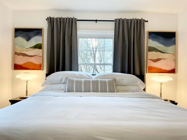 OSU & Riverside |King Beds| Fenced Backyard gallery image 4