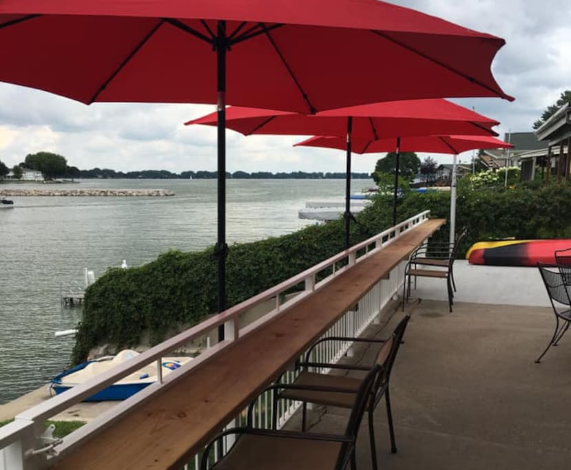 Lakeview Leisure Spacious Lakefront with a View Cabins for Rent in