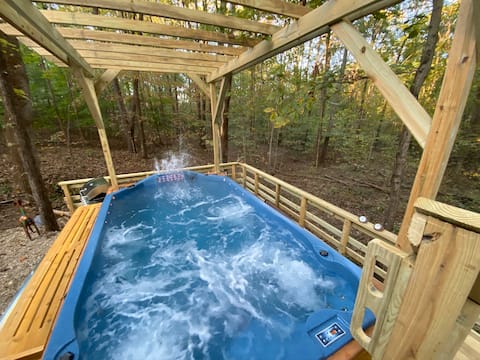 Shaded  Log Cabin/Swim Spa 2 miles Lake Entrance