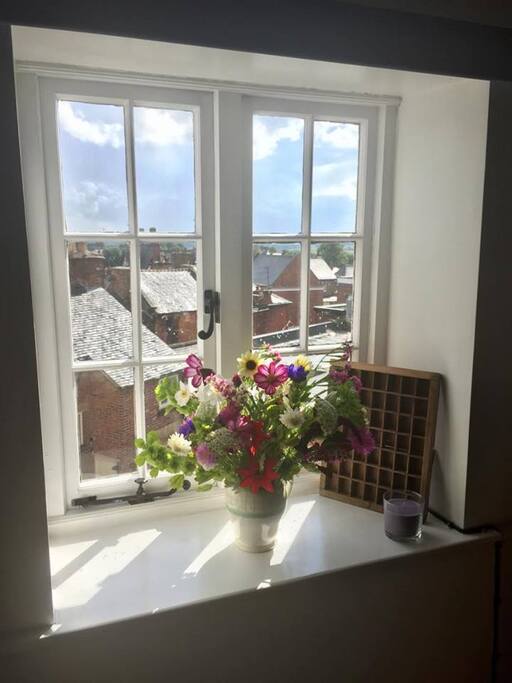 Kitchen/Lounge window