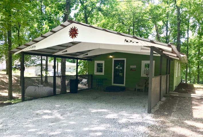 Airbnb® | Lake Sara - Vacation Rentals & Places to Stay - Illinois