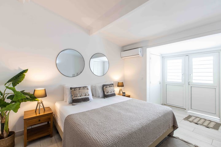 Საძინებელი #1 პირველ სართულზე 