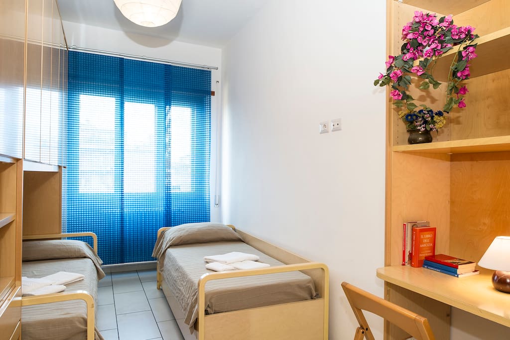 Camera con due letti - Twin Bedroom, Chambre à deux lits