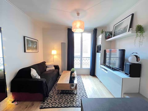 Top Airbnb: Lovely & cosy apartment in the village Faidherbe ! in Paris 11e Arrondissement