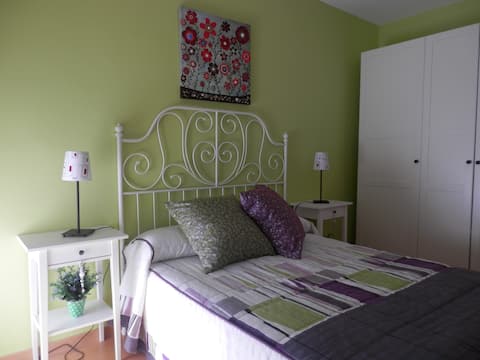 Propiedad de Airbnb exitosa: COZY APARTMENT IN HUESCA en Huesca