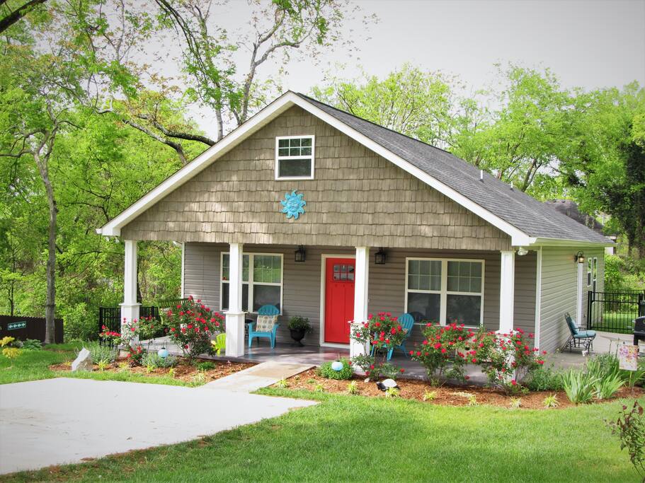 Gray Gables Bungalows for Rent in Chattanooga, Tennessee, United States