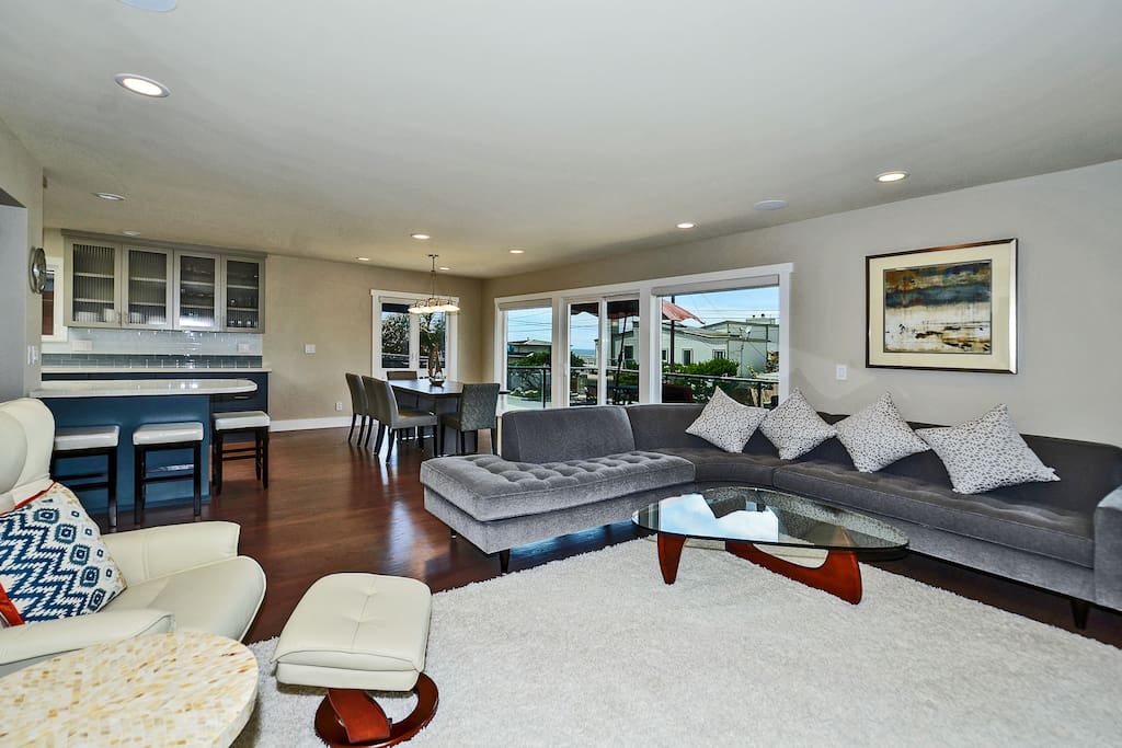 Beautiful new furniture and great view