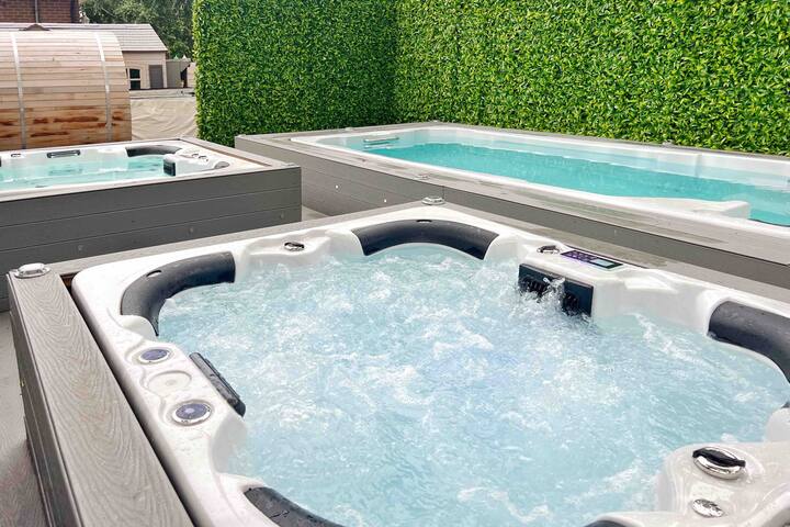 private backyard SPA oasis in Toronto gallery image 4
