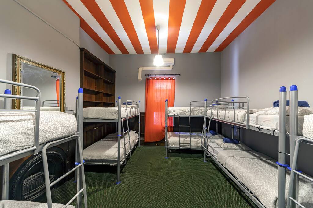10 bed dorm