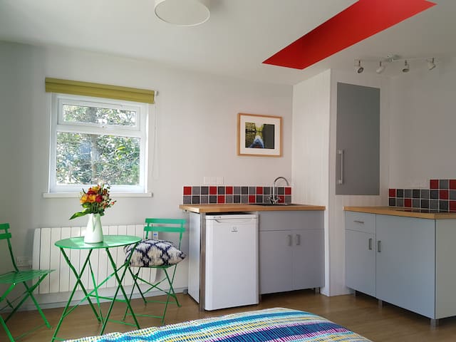 Convenient Self- Contained Studio, St Dogmaels