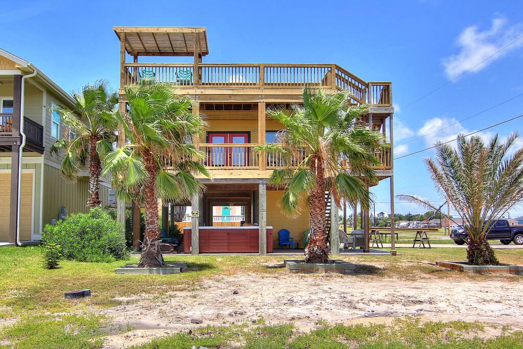Welcome to the Salty Vista 3 Story Deck