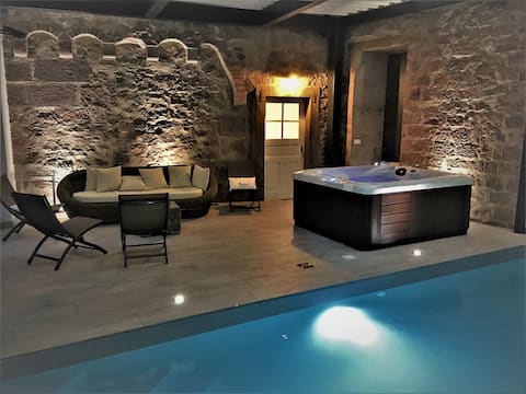 Charming cottage INDOOR SWIMMING POOL - SPA