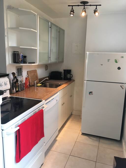 Coffee, dishwasher, and basic cooking supplies included