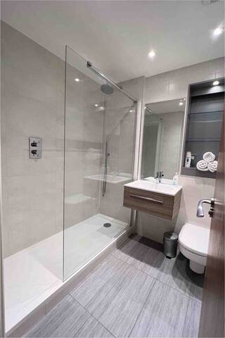 Westminster Great River View Apart gallery image 2