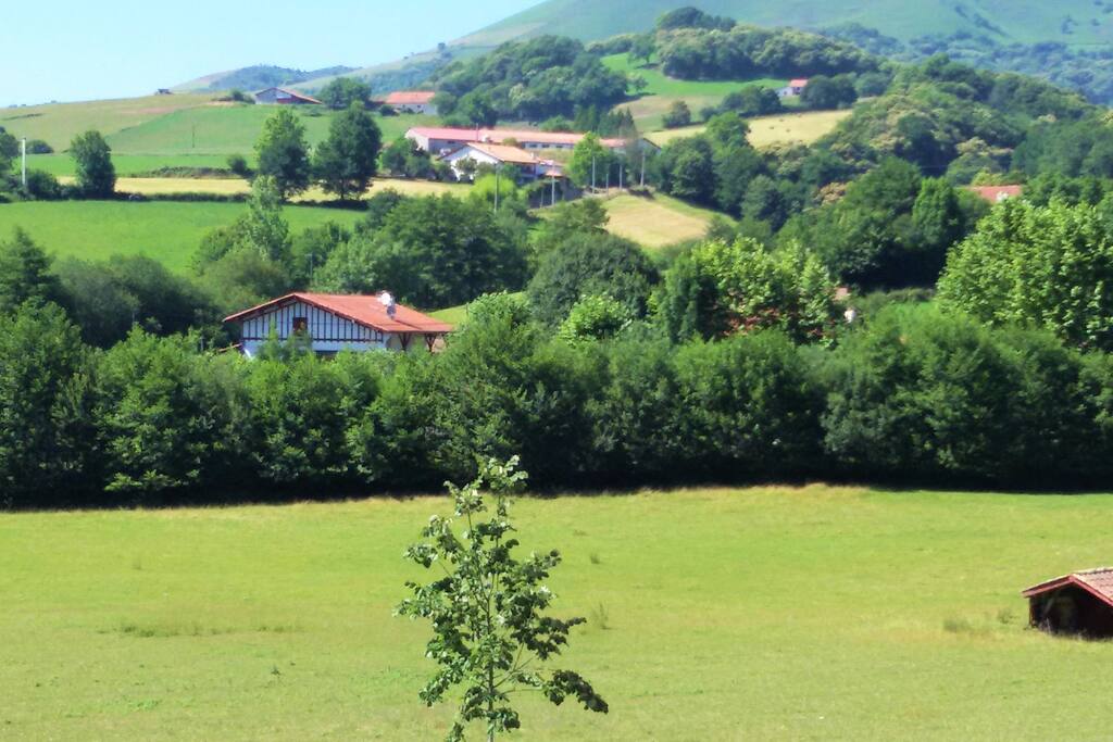 Chambres d’hôtes Ondicola au Pays Basque, à Macaye, près de Saint Jean Pied de Port, Itxassou, Cambo Les Bains, Espelette, Saint Jean De Luz, Biarritz, Bayonne