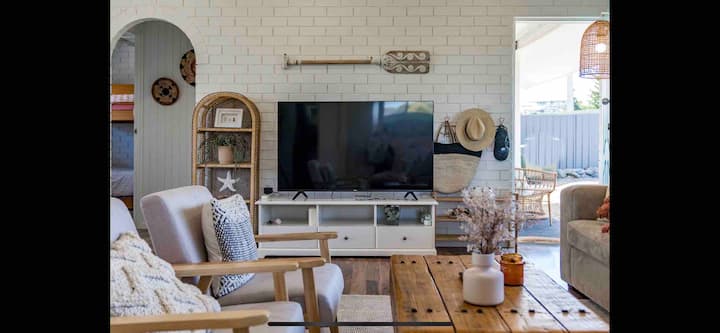 Cosy Winter Luxury - Hot Tub, Fireplace, Pets! - Goolwa