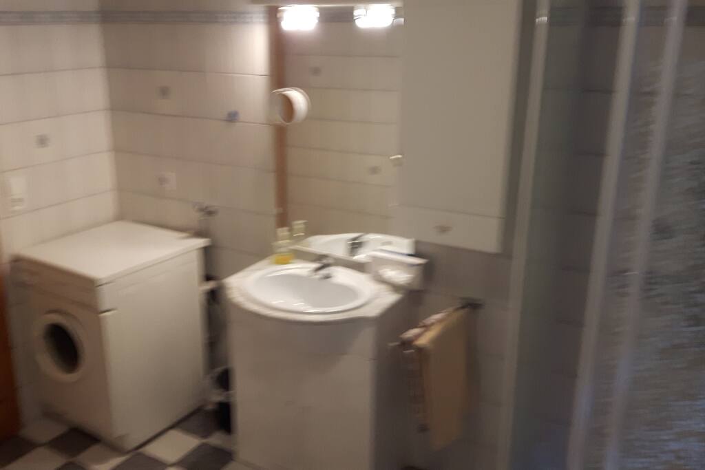 Bad mit Waschmaschine
