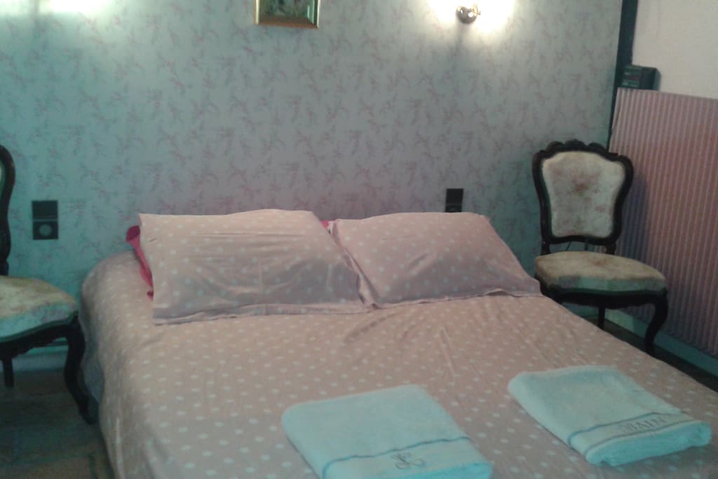 chambre lit 1,40