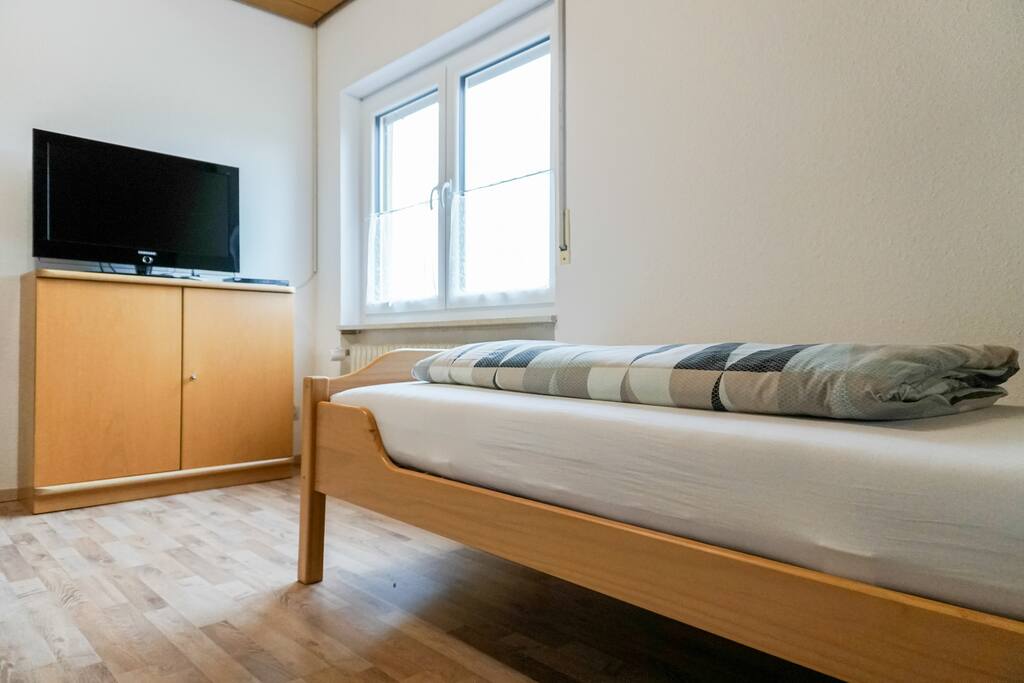 Einzelzimmer mit TV