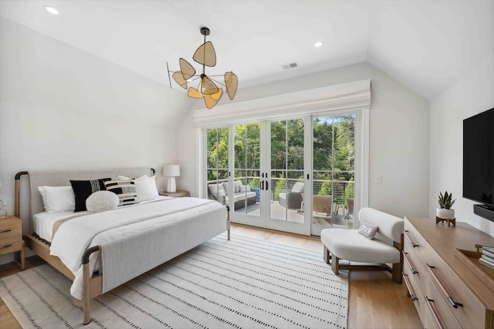 جناح جونيور مع سطح خارجي
سرير كينج
ظلال إلكترونية
المستوى الثاني