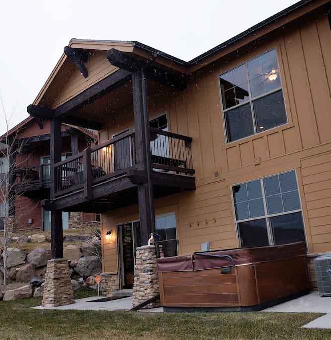 Balcony & Hot Tub